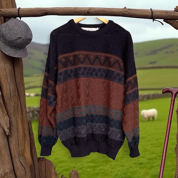 Sweaters of Ireland 100% Pure Wool Textured Aztec Western Style Crewneck Sweater - Picture 1 of 6
